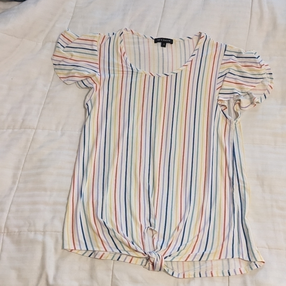 TINT & Shadow pretty lightweight striped top with front tie size small